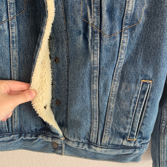 Levi's Original Sherpa Trucker Jacket - Picture 6 of 7